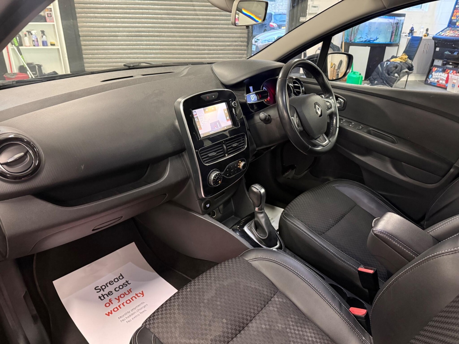 Used Renault Clio 2017 for sale - 77230074: Photo 9