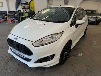 Used Ford Fiesta 2015 for sale - 78335127: Photo