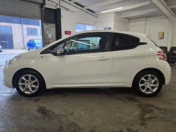Used Peugeot 208 2015 for sale - 77882168: Photo