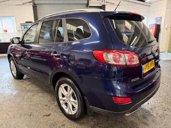 Used Hyundai Santa Fe 2011 for sale - 77612112: Photo