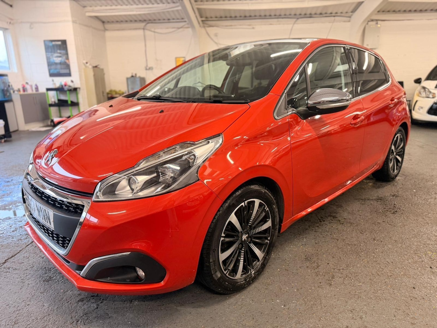 Used Peugeot 208 2017 for sale - 77396184: Photo 3
