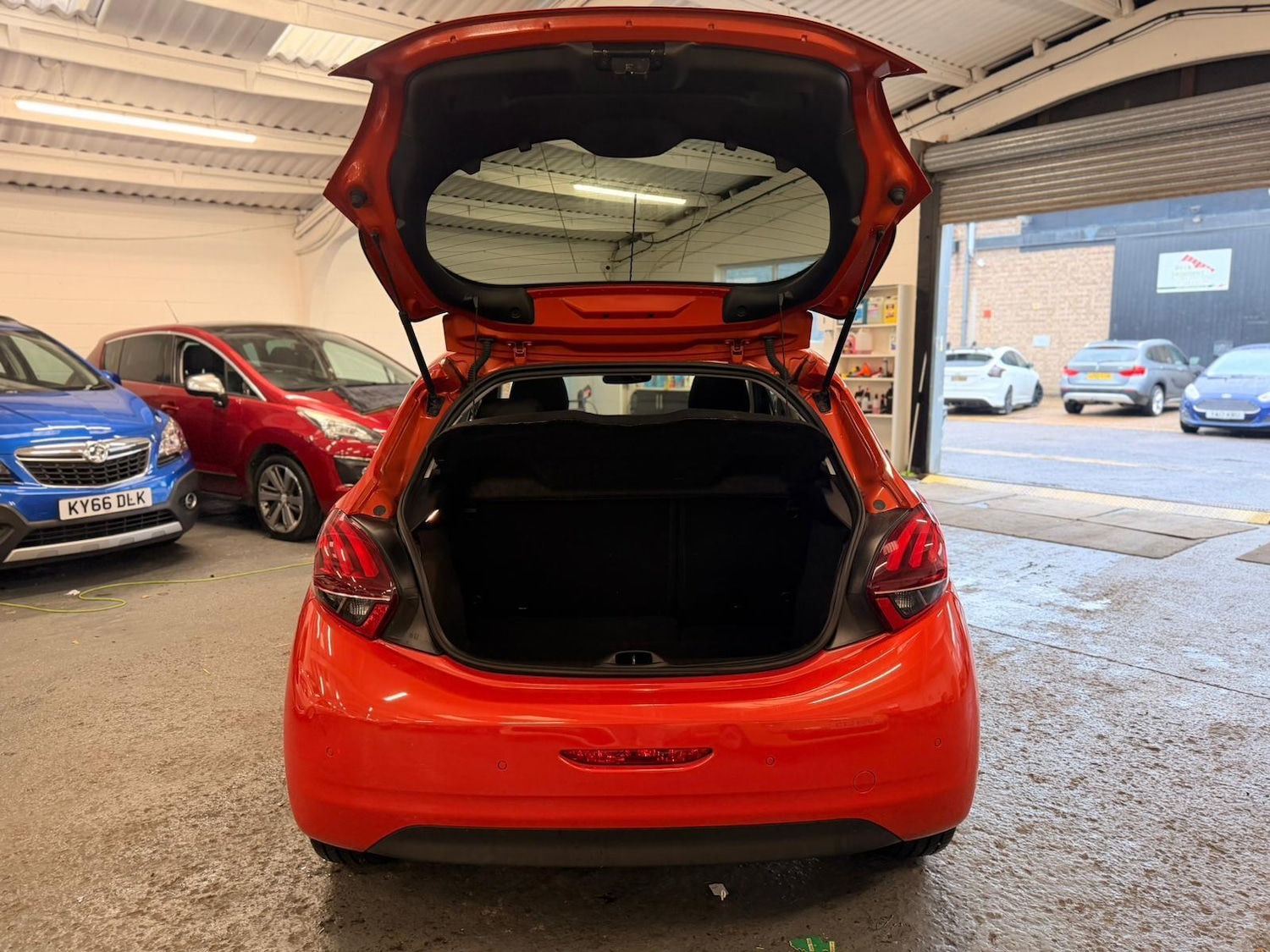 Used Peugeot 208 2017 for sale - 77396184: Photo 30