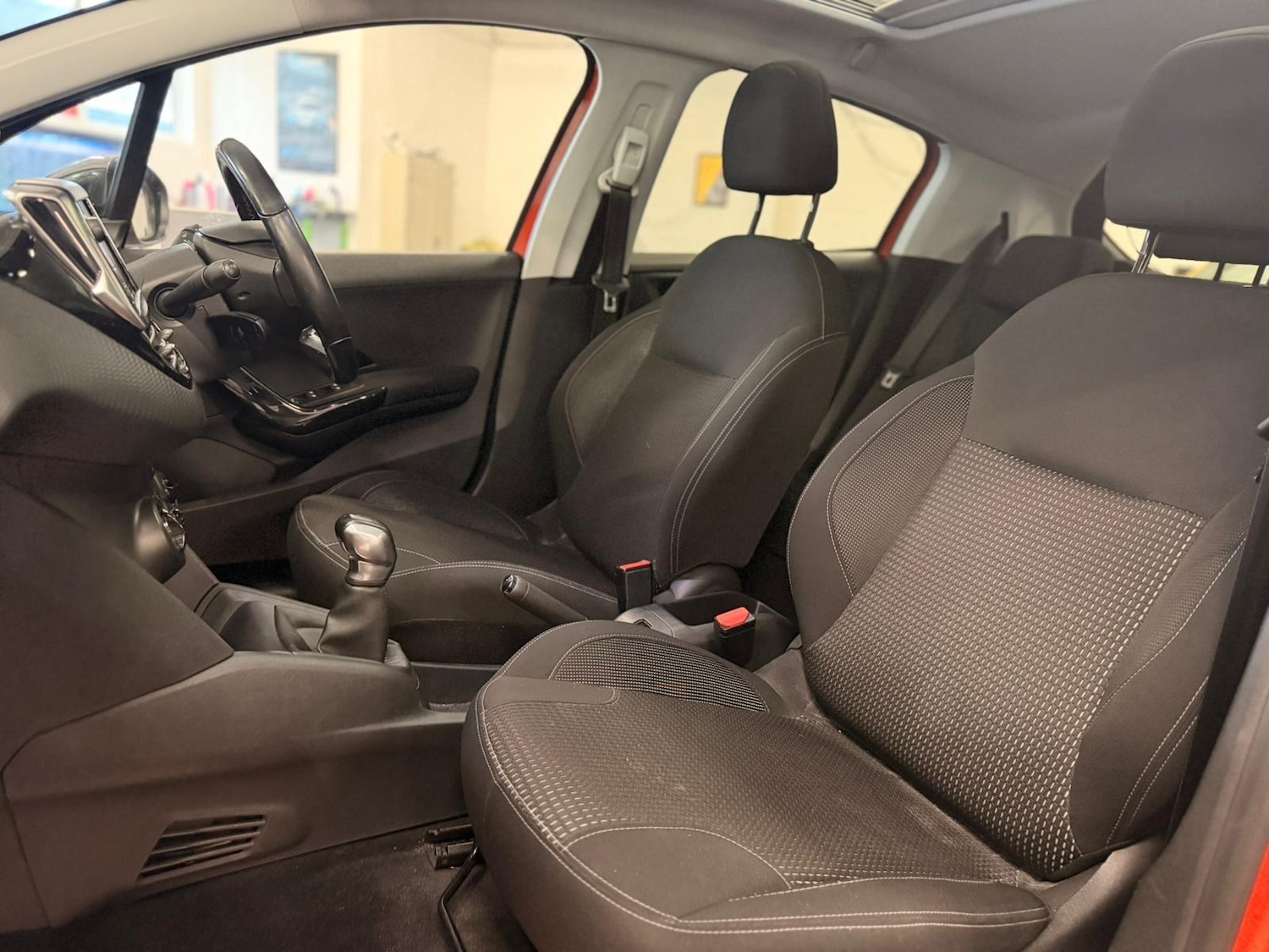 Used Peugeot 208 2017 for sale - 77396184: Photo 33