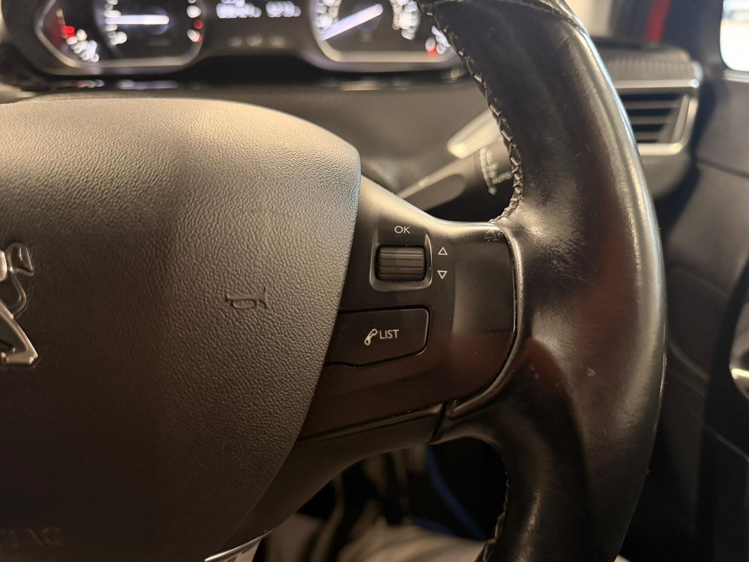 Used Peugeot 208 2017 for sale - 77396184: Photo 35