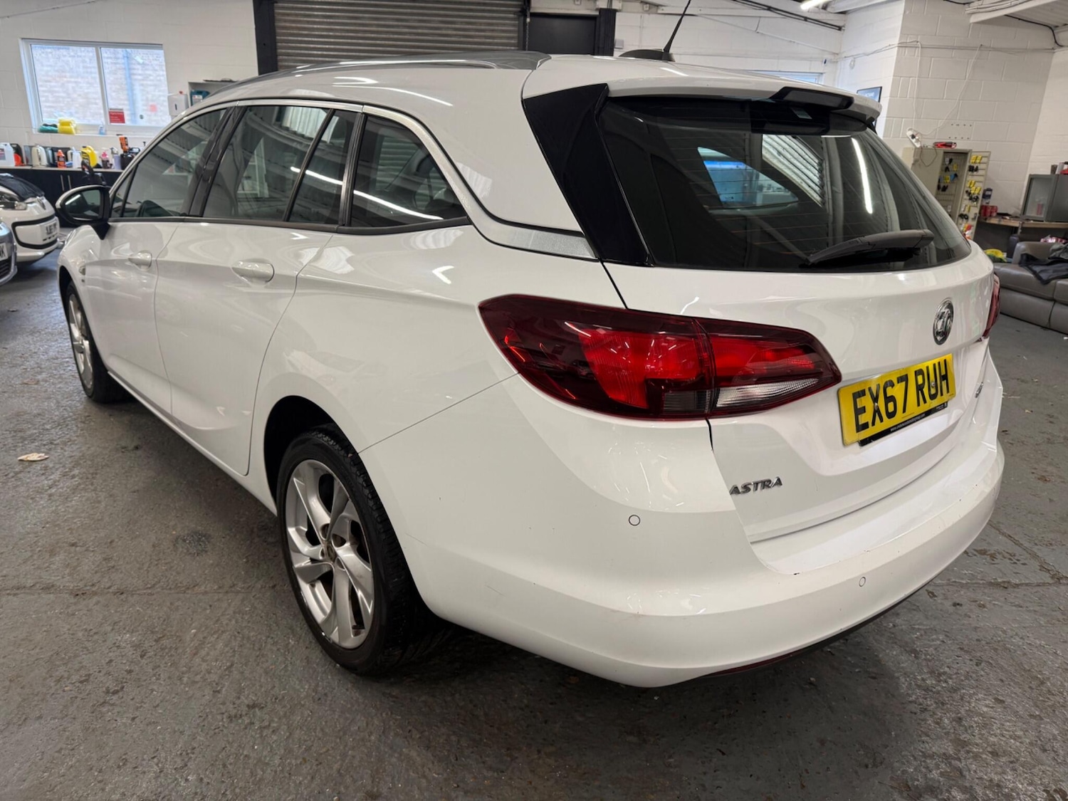 Used Vauxhall Astra 2017 for sale - 76800857: Photo 4