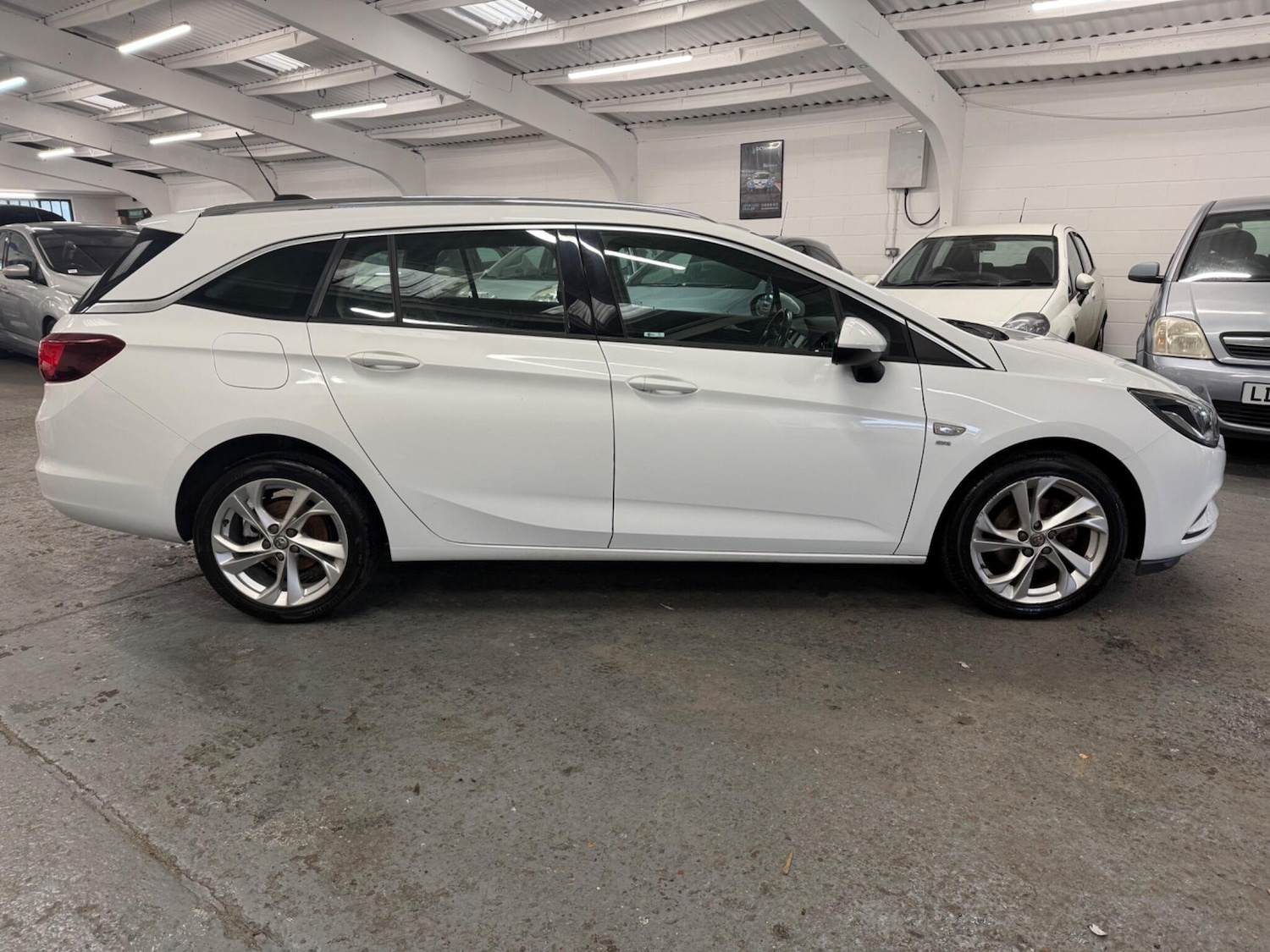 Used Vauxhall Astra 2017 for sale - 76800857: Photo 7