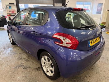 Used Peugeot 208 2014 for sale - 77783607: Photo