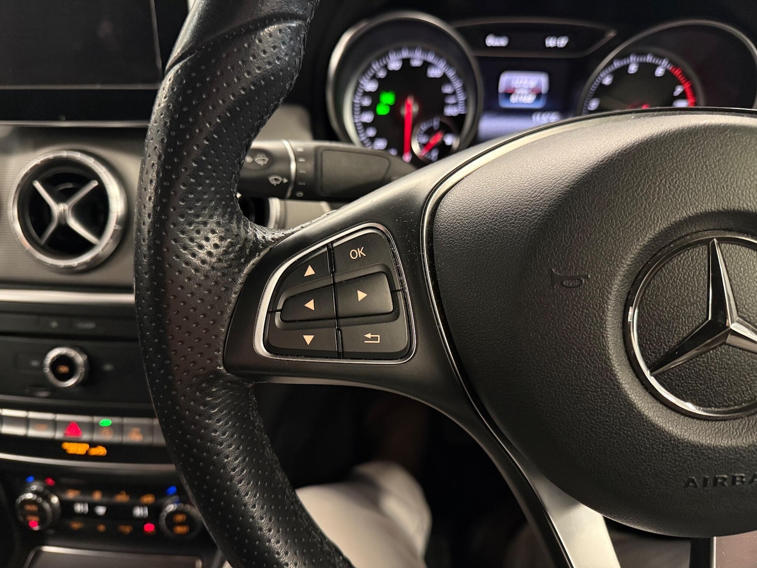 Used Mercedes-Benz CLA 2018 for sale - 77230208: Photo 19