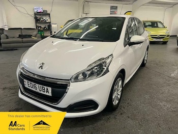 Used Peugeot 208 2016 for sale - 76425636: Photo