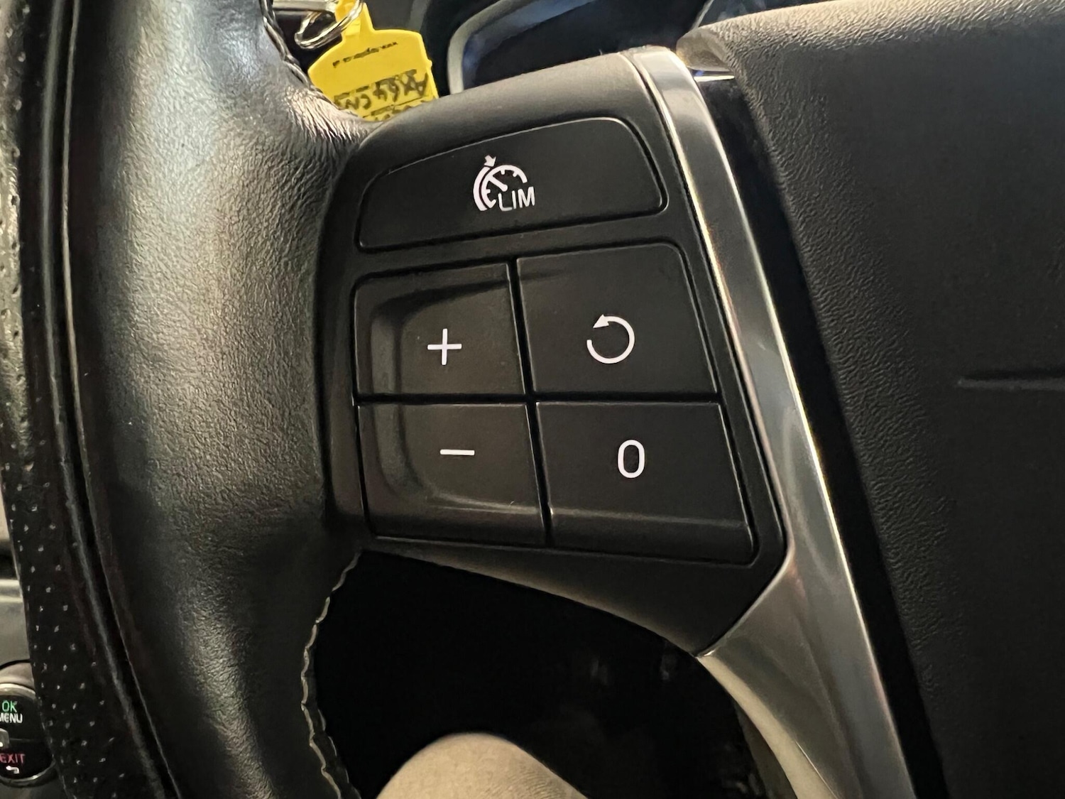 Used Volvo V40 2015 for sale - 76239443: Photo 19