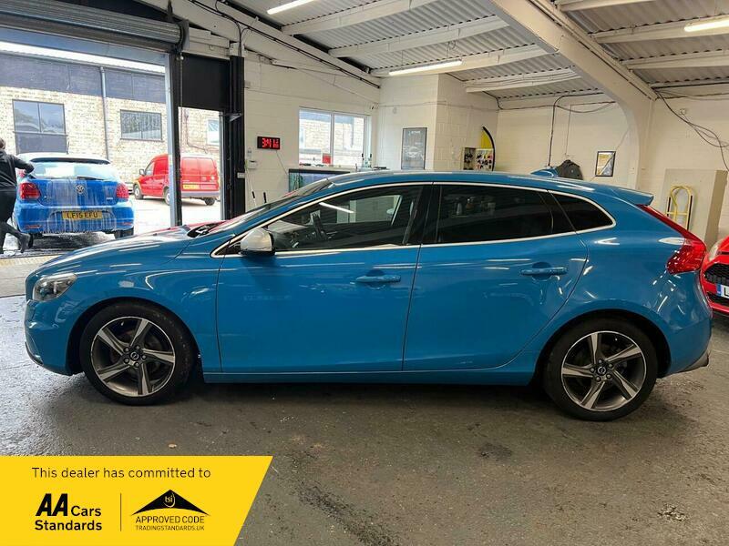 Used Volvo V40 2015 for sale - 76239443: Photo 5