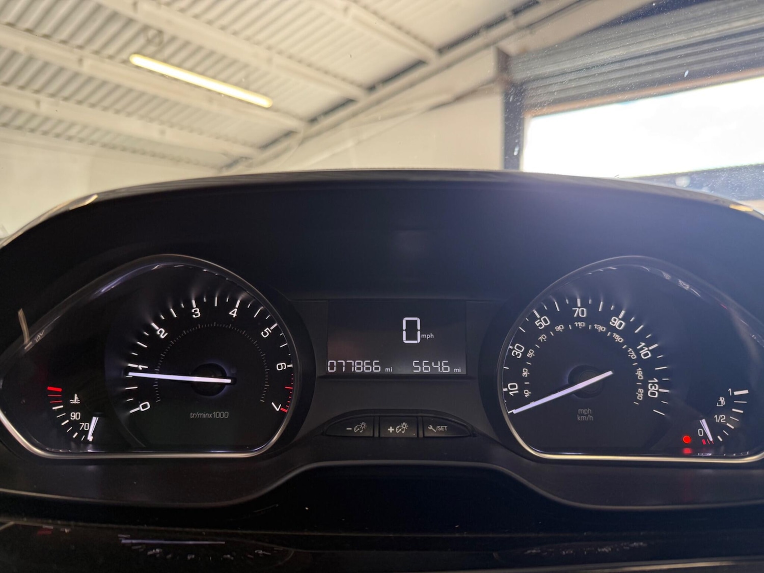 Used Peugeot 208 2015 for sale - 76988960: Photo 31