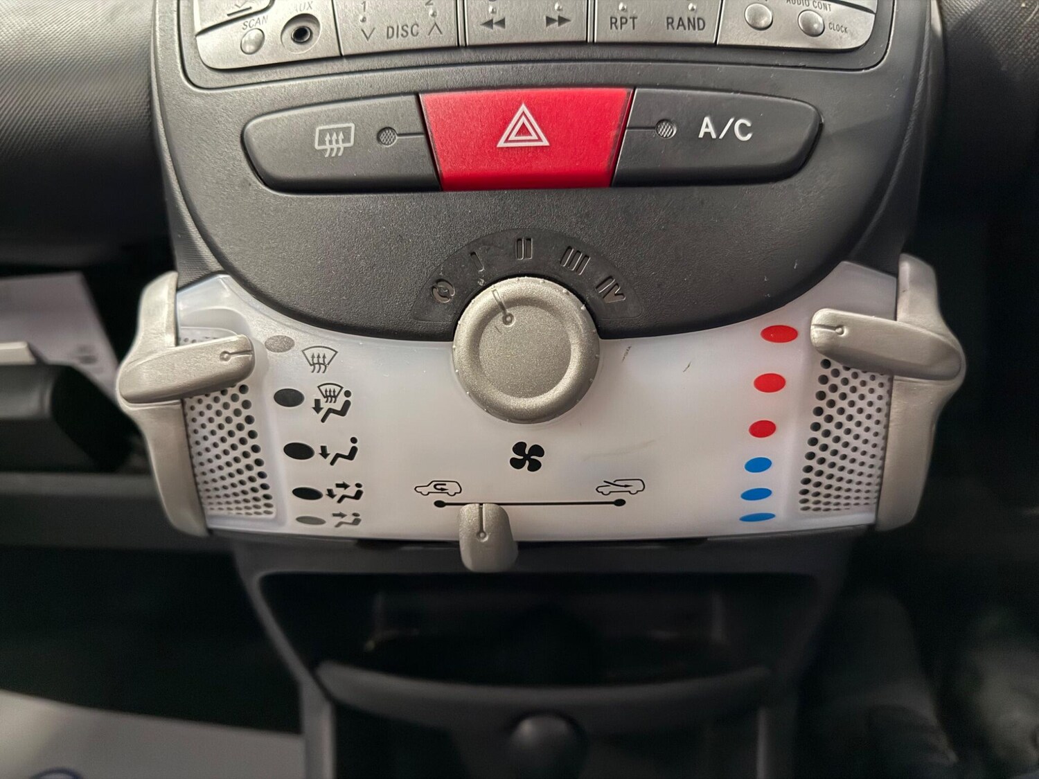 Used Toyota AYGO for sale - 78127440: Photo 29