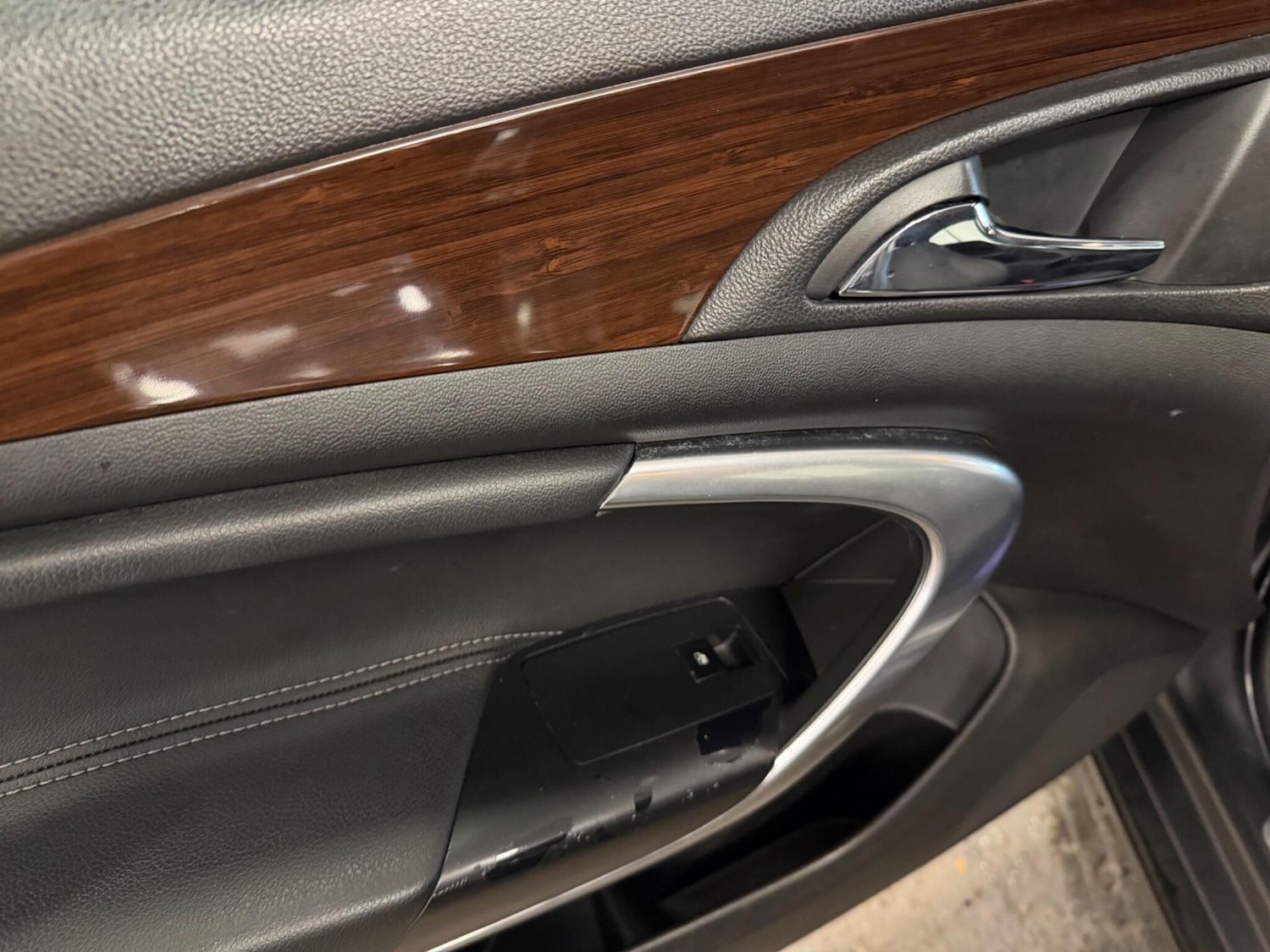 Used Vauxhall Insignia 2010 for sale - 77882281: Photo 22