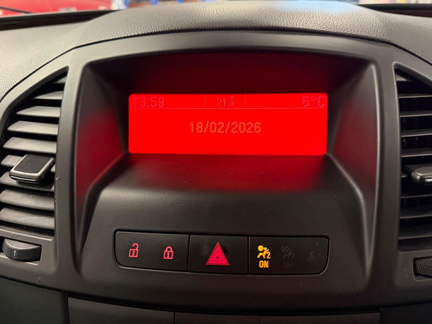 Used Vauxhall Insignia 2010 for sale - 77882281: Photo 28