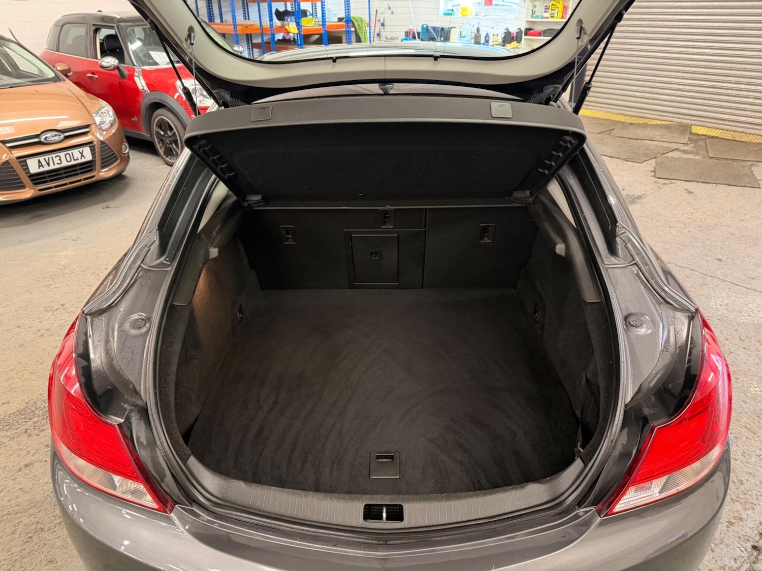 Used Vauxhall Insignia 2010 for sale - 77882281: Photo 31