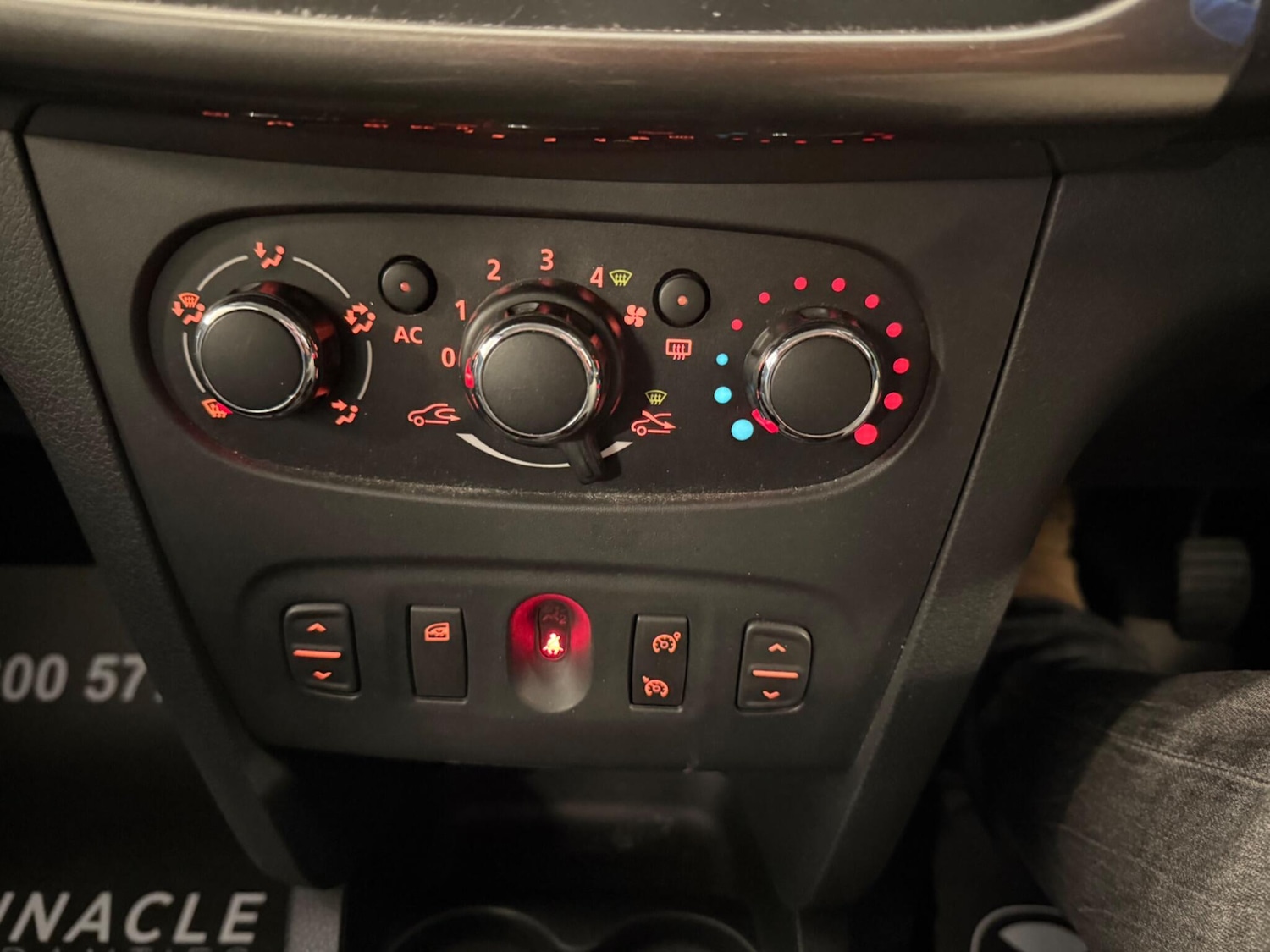 Used Dacia Sandero Stepway 2013 for sale - 77969730: Photo 15