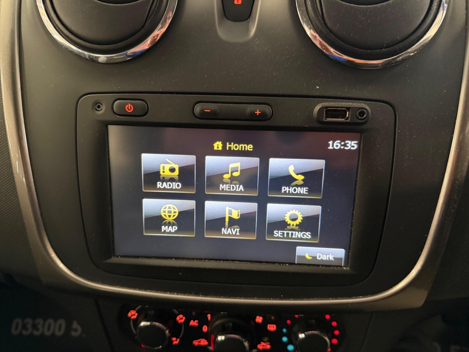 Used Dacia Sandero Stepway 2013 for sale - 77969730: Photo 24