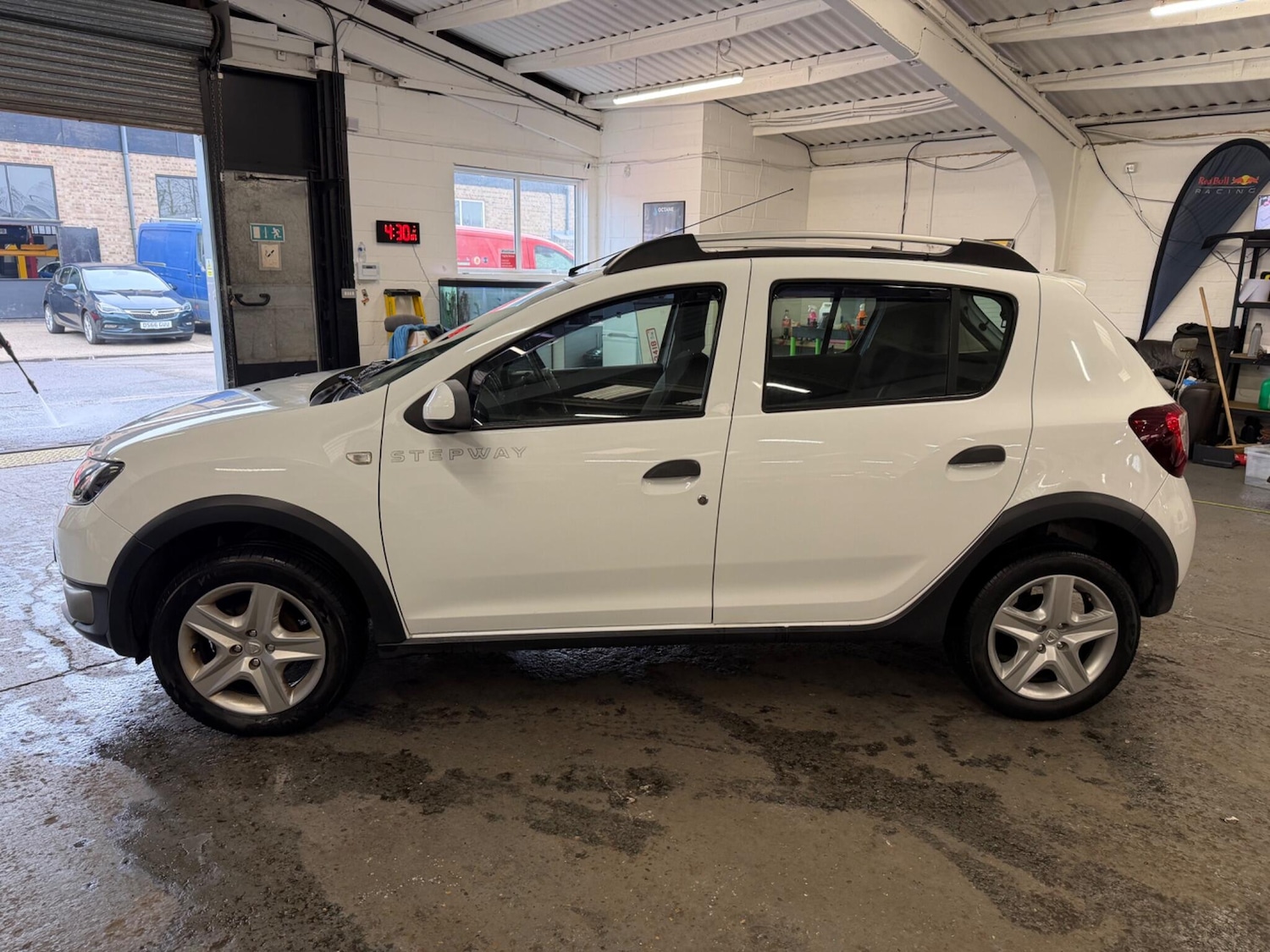 Used Dacia Sandero Stepway 2013 for sale - 77969730: Photo 5