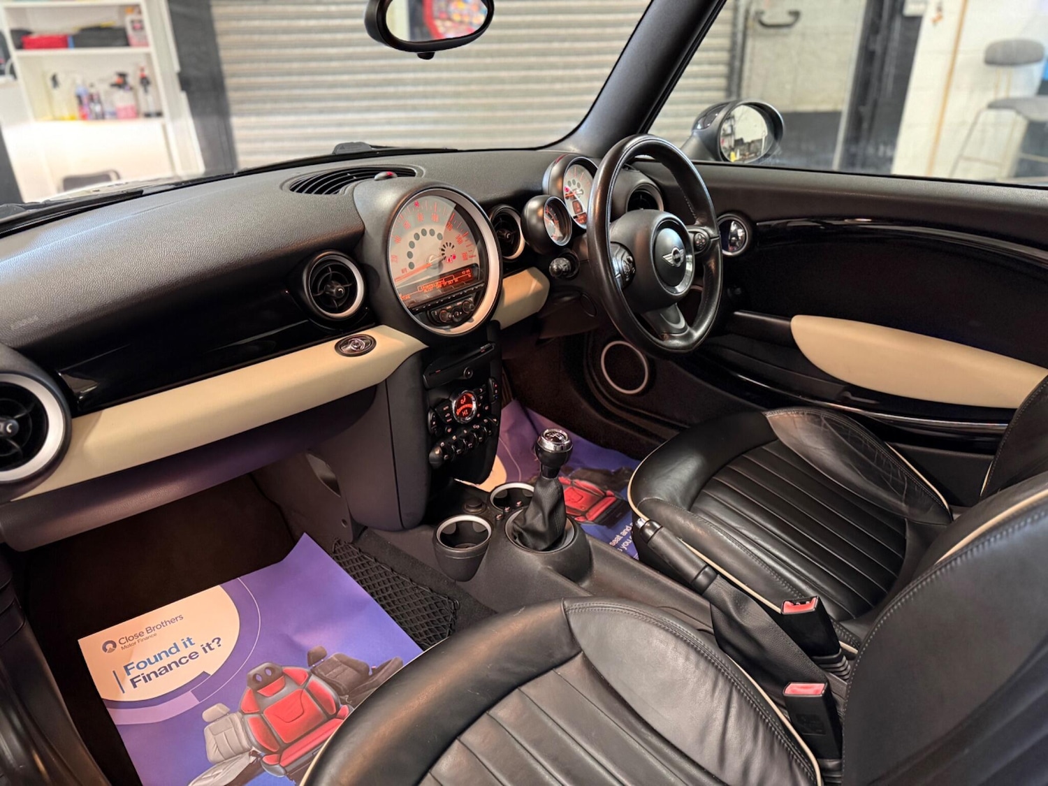 Used MINI Convertible 2011 for sale - 77550371: Photo 12