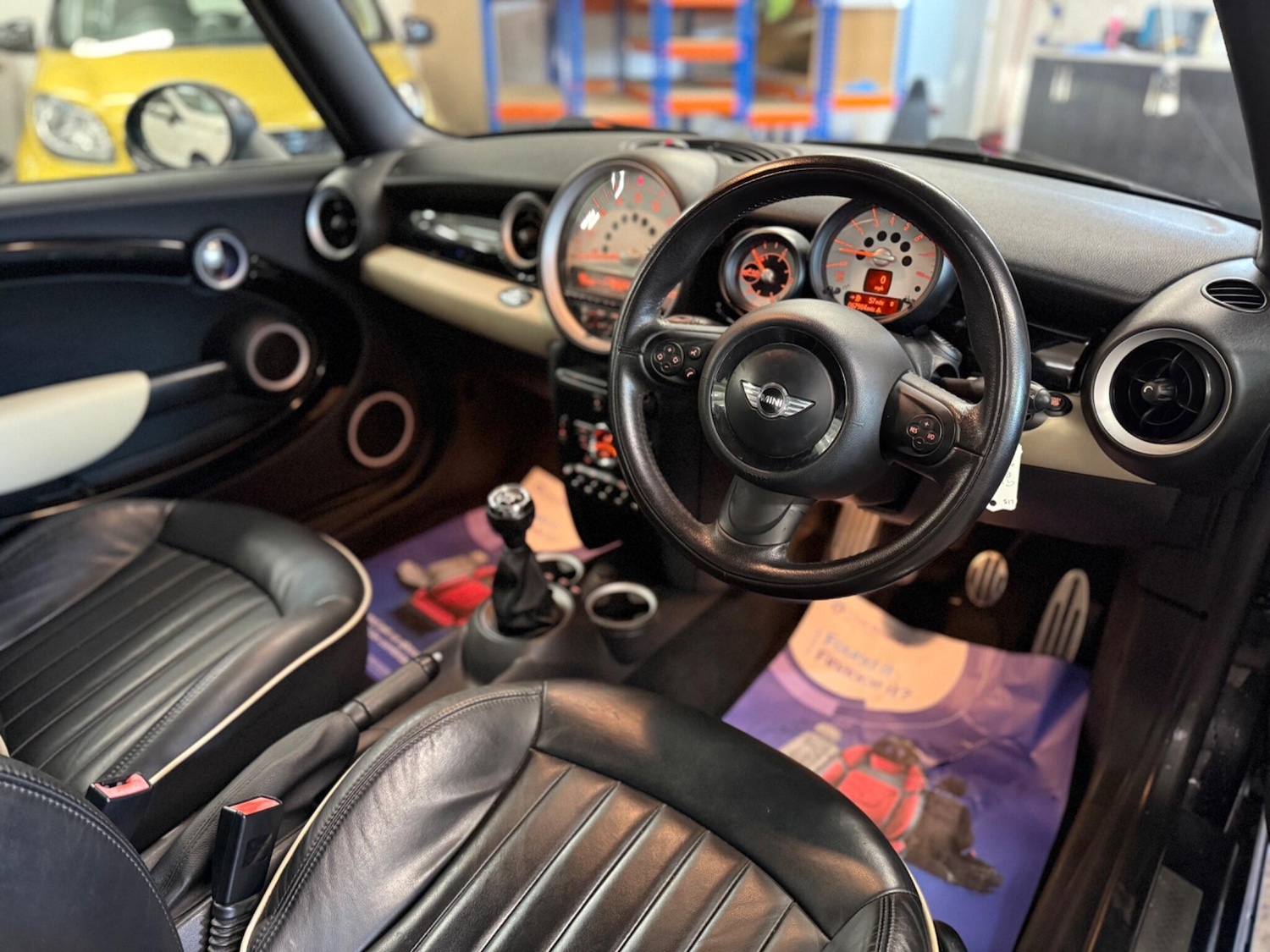 Used MINI Convertible 2011 for sale - 77550371: Photo 13