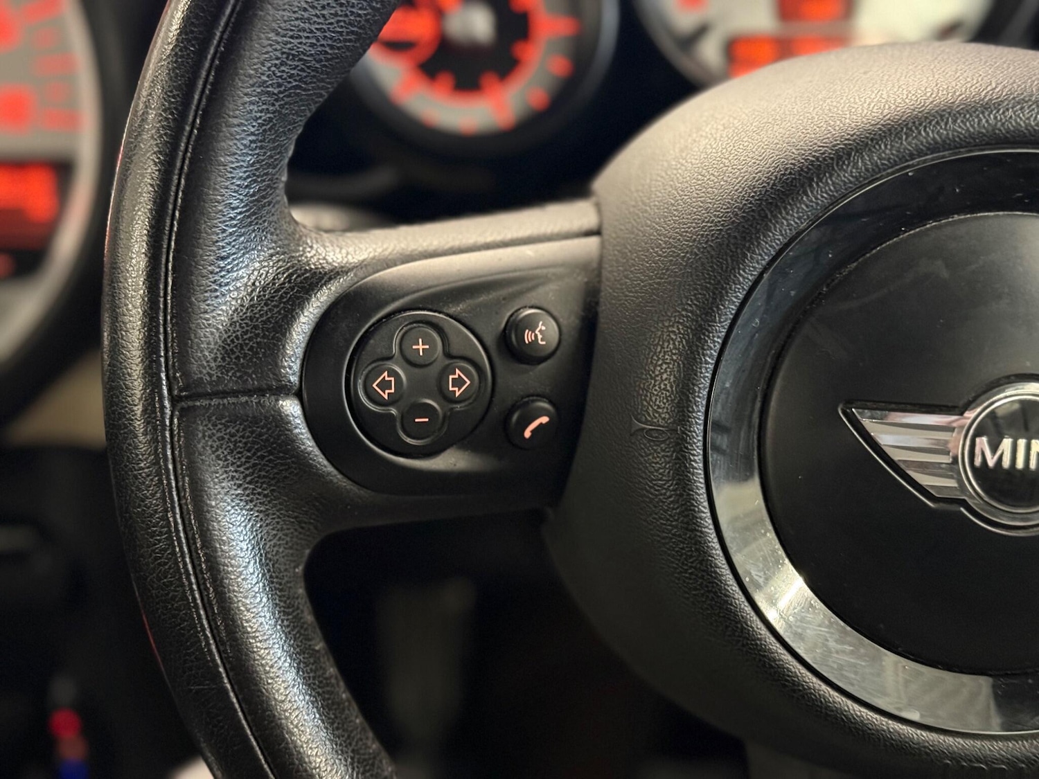 Used MINI Convertible 2011 for sale - 77550371: Photo 18