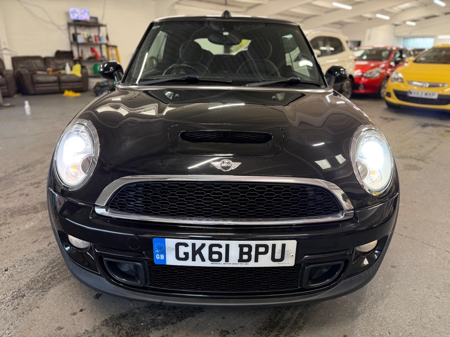 Used MINI Convertible 2011 for sale - 77550371: Photo 2