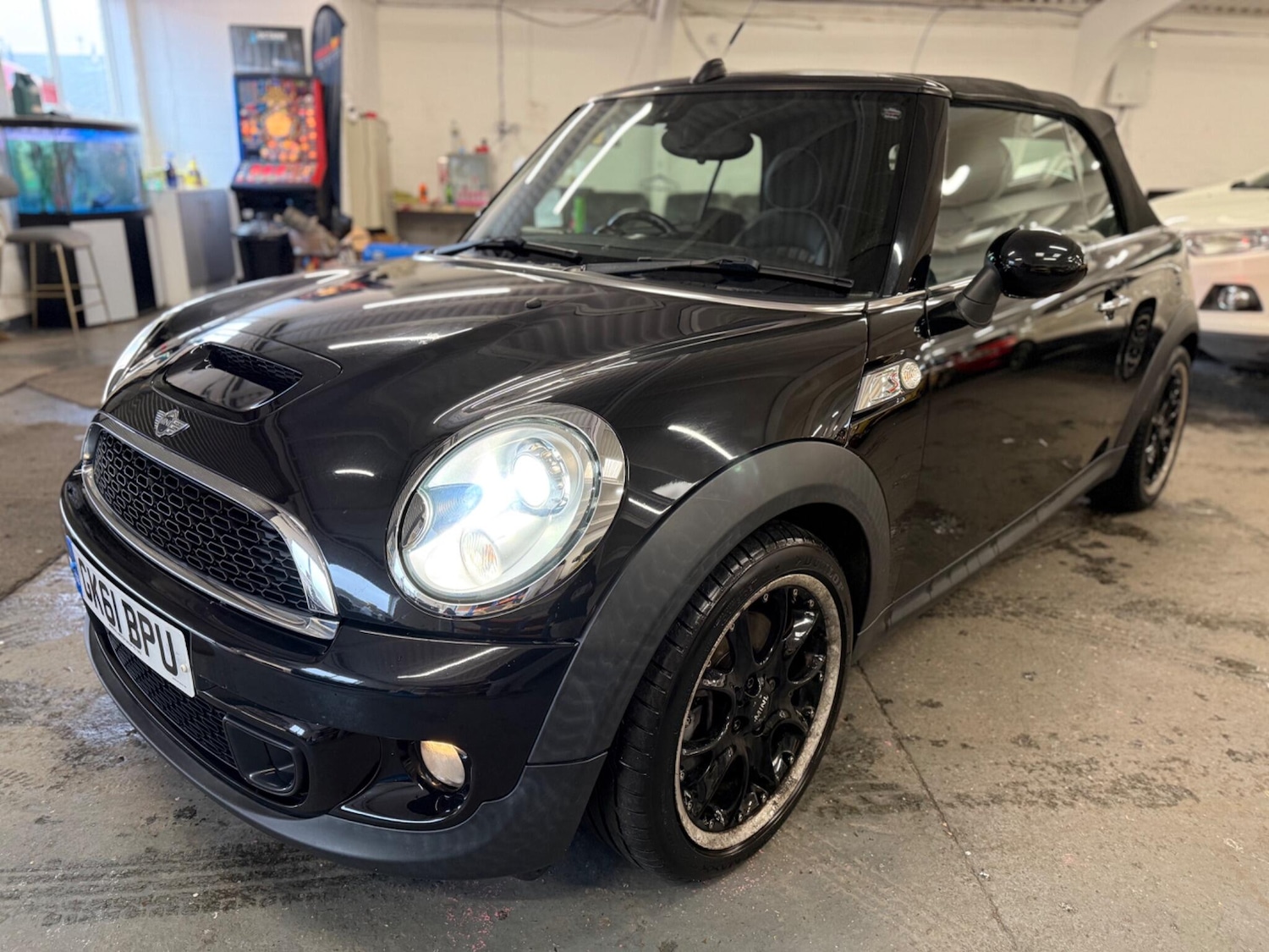 Used MINI Convertible 2011 for sale - 77550371: Photo 3