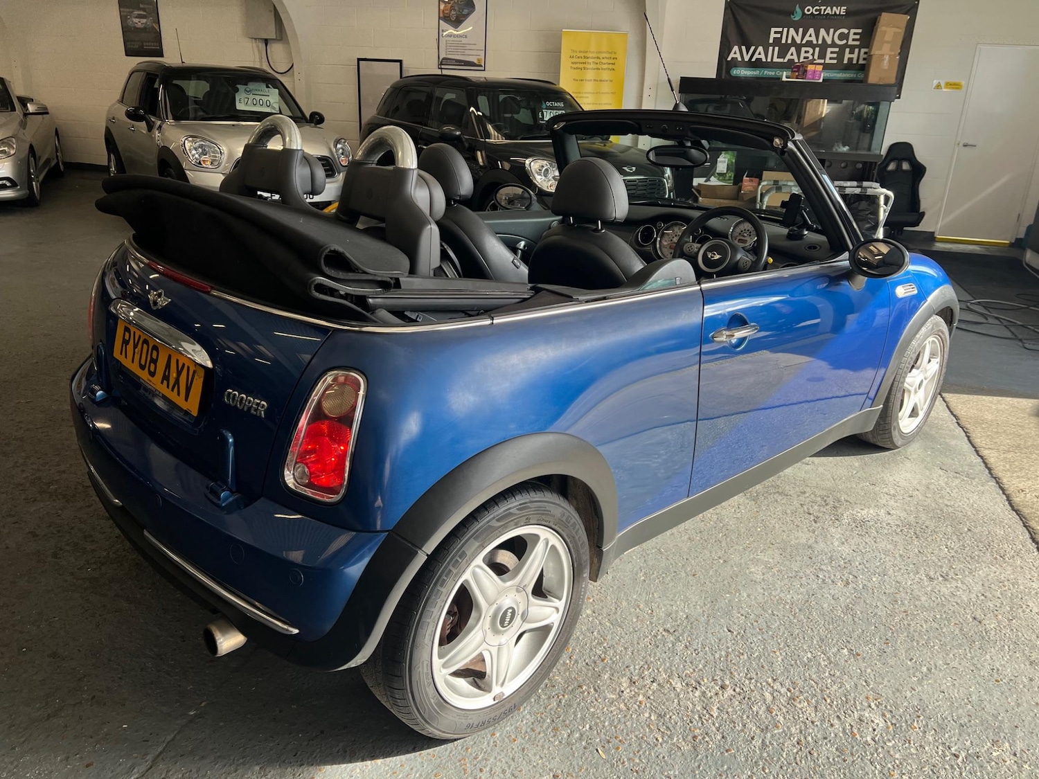 Used MINI Convertible 2008 for sale - 76991104: Photo 12