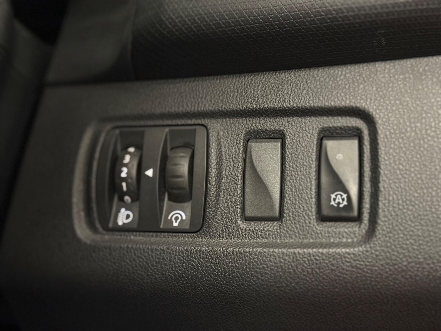 Used Renault Clio 2016 for sale - 77549381: Photo 18