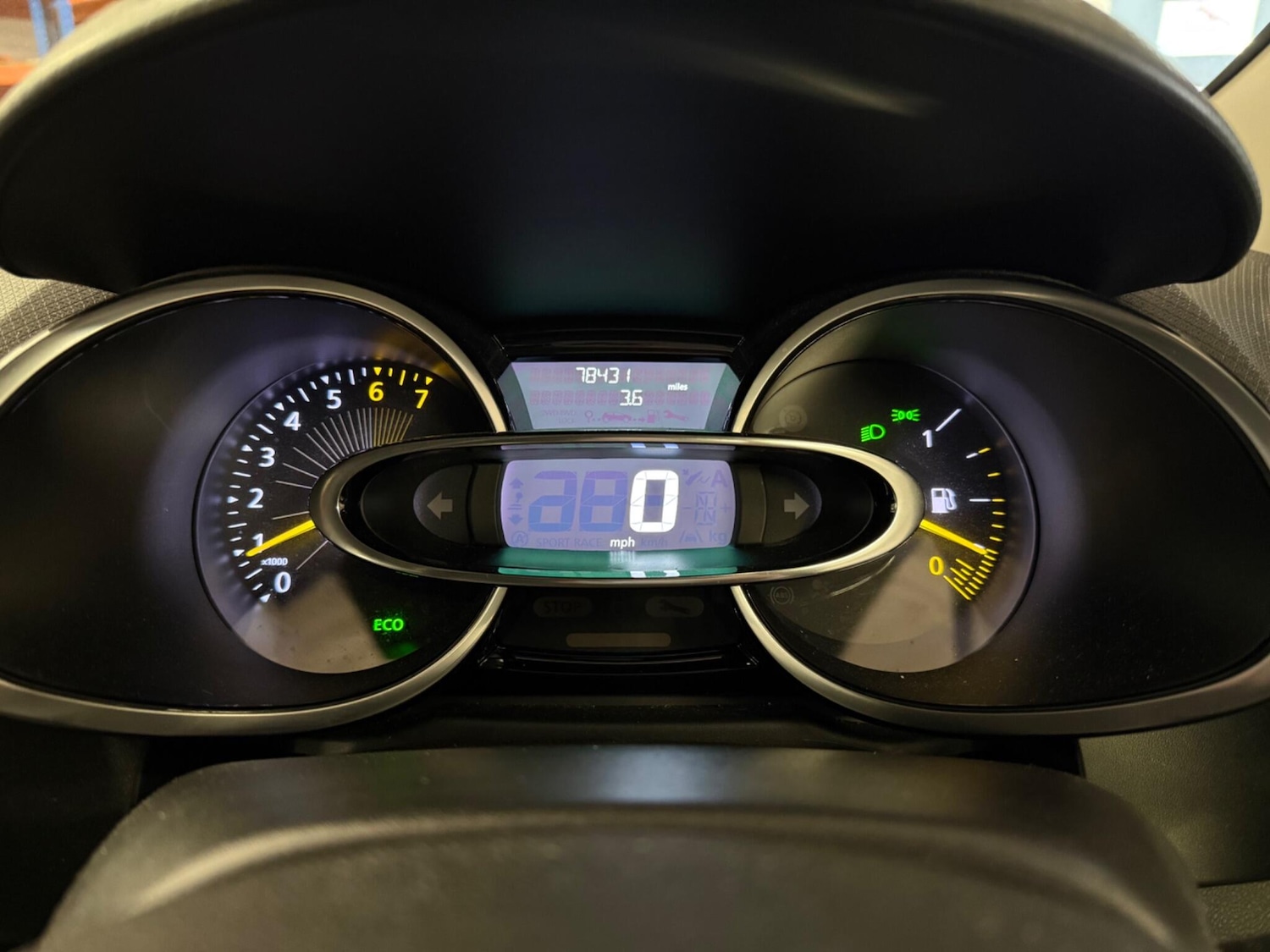 Used Renault Clio 2016 for sale - 77549381: Photo 25