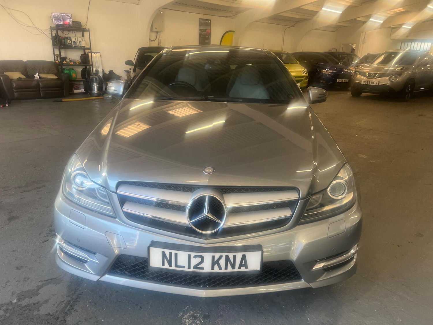 Used Mercedes-Benz C Class 2012 for sale - 76371224: Photo 2