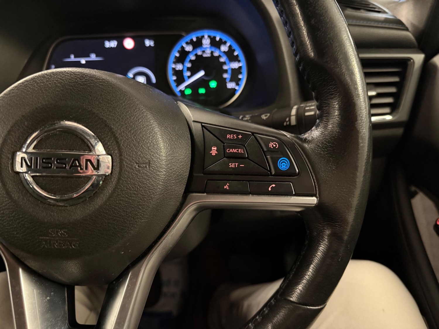 Used Nissan Leaf 2020 for sale - 77550162: Photo 32