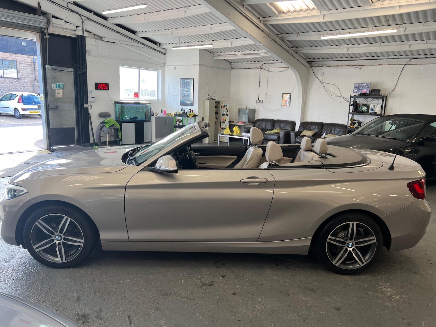 Used BMW 2 Series 2016 for sale - 76371200: Photo 9