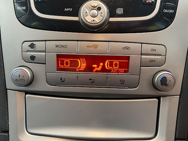 Used Ford S-Max 2008 for sale - 74610660: Photo 18