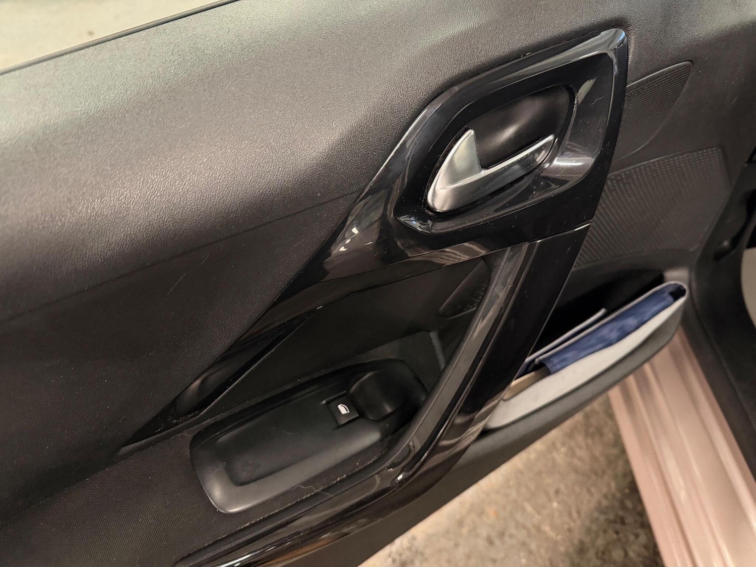 Used Peugeot 208 2012 for sale - 77441002: Photo 12