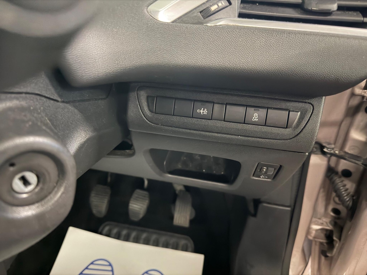 Used Peugeot 208 2012 for sale - 77441002: Photo 13