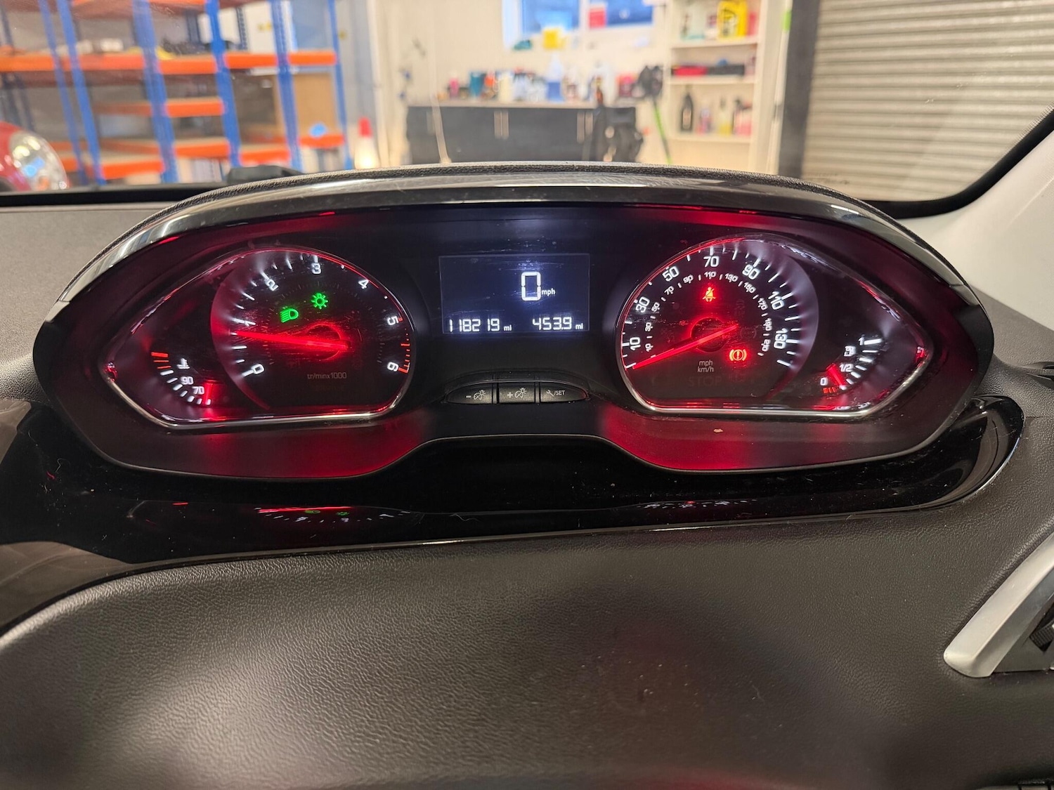 Used Peugeot 208 2012 for sale - 77441002: Photo 24