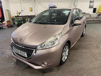 Used Peugeot 208 2012 for sale - 77441002: Photo