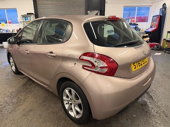 Used Peugeot 208 2012 for sale - 77441002: Photo