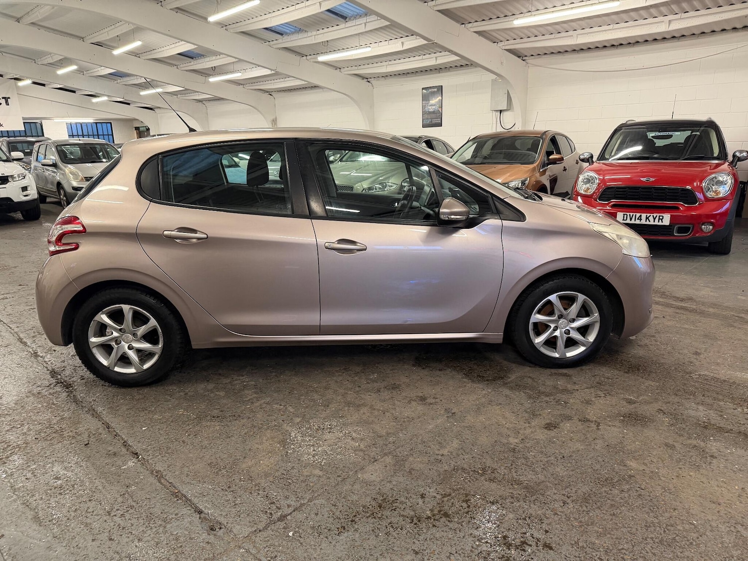 Used Peugeot 208 2012 for sale - 77441002: Photo 7