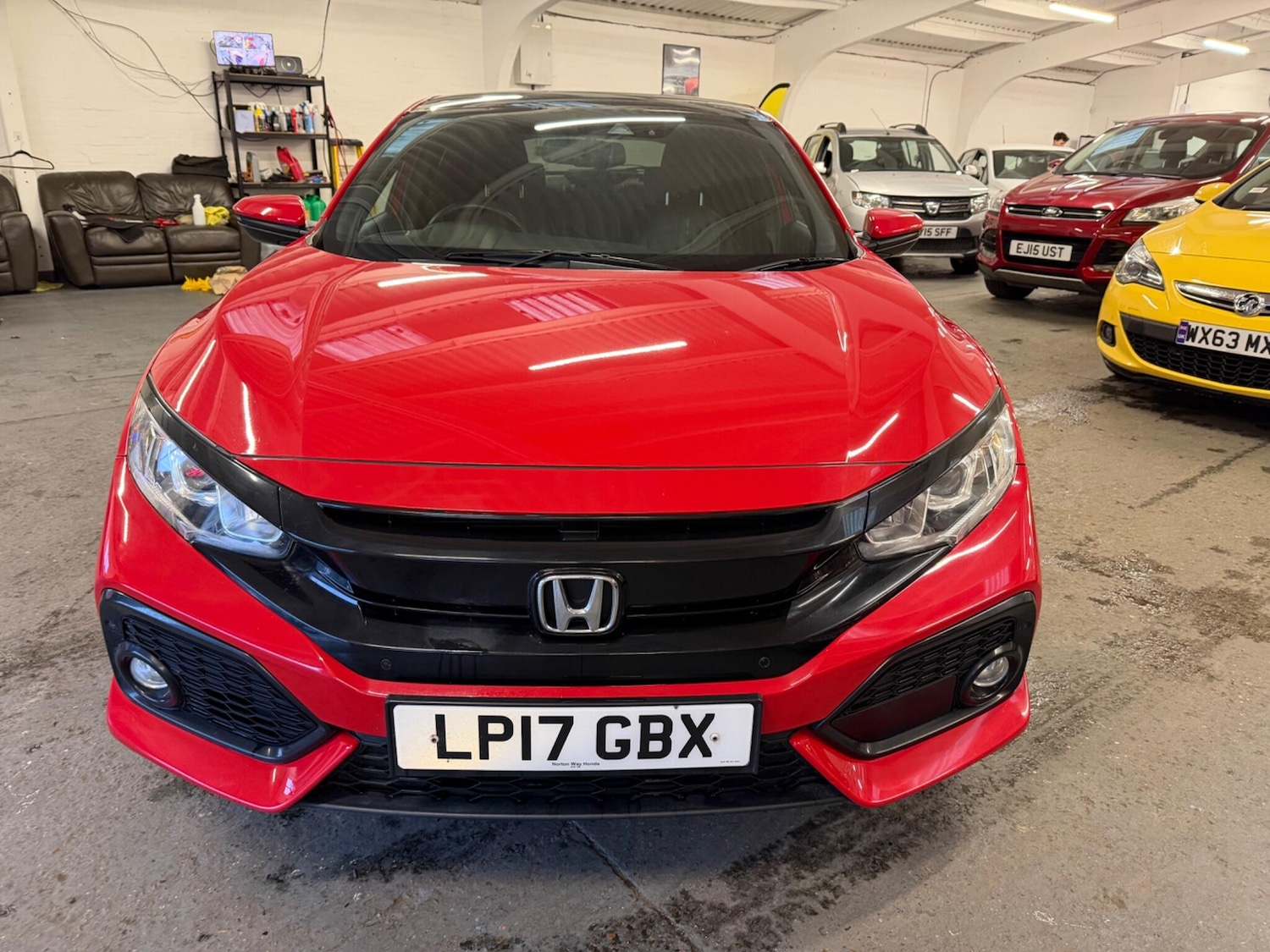 Used Honda Civic 2017 for sale - 77549388: Photo 2