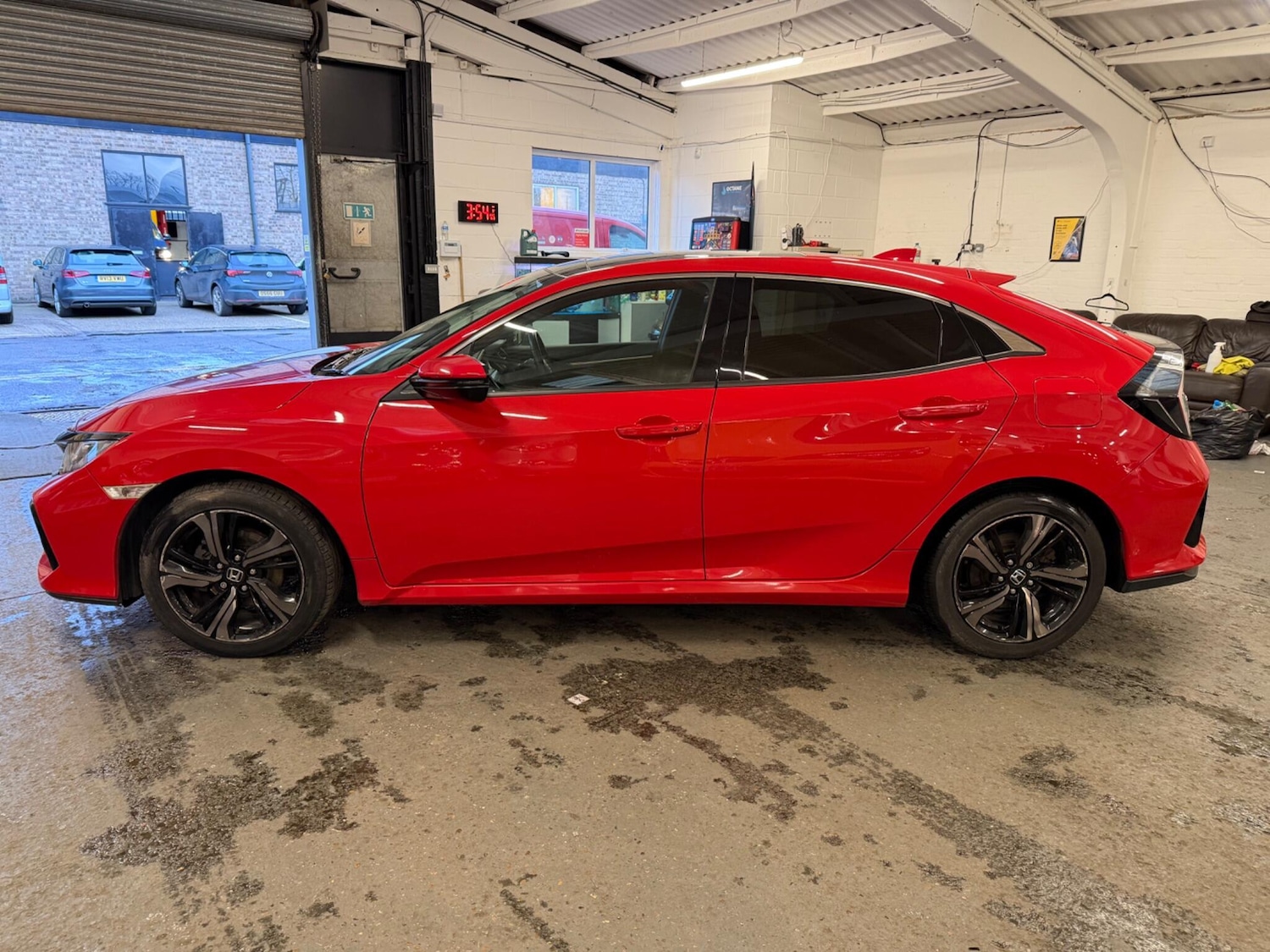 Used Honda Civic 2017 for sale - 77549388: Photo 5