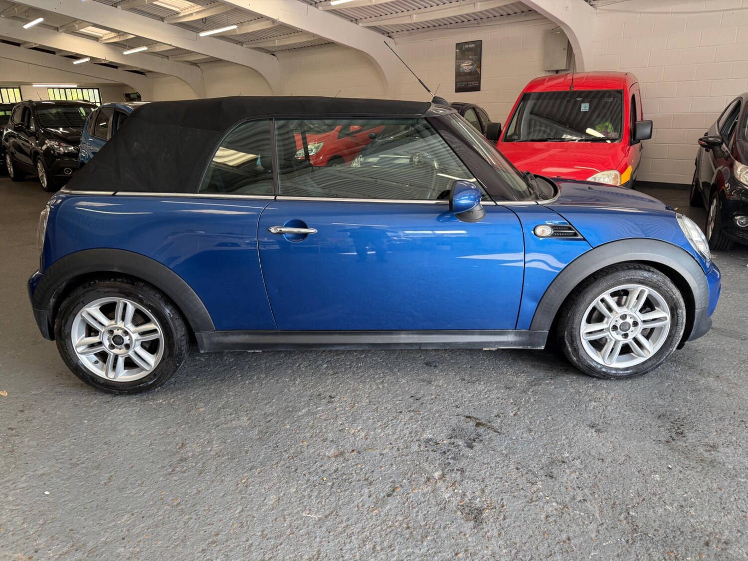 Used MINI Convertible 2013 for sale - 76085404: Photo 12