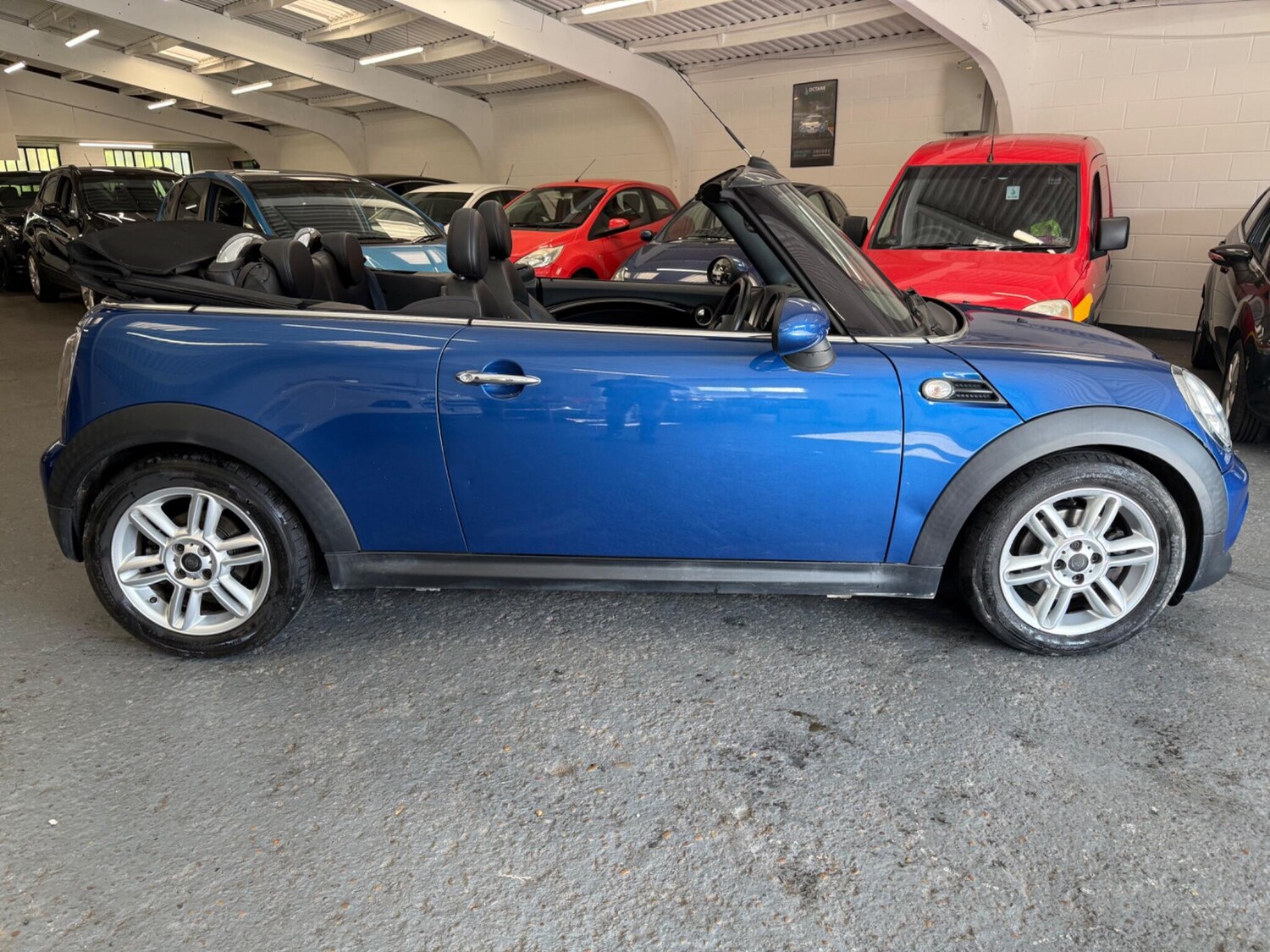 Used MINI Convertible 2013 for sale - 76085404: Photo 13