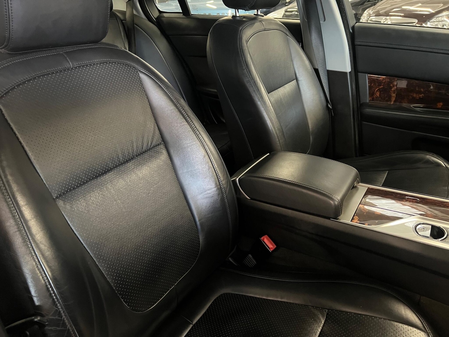 Used Jaguar XF 2011 for sale - 76337636: Photo 10