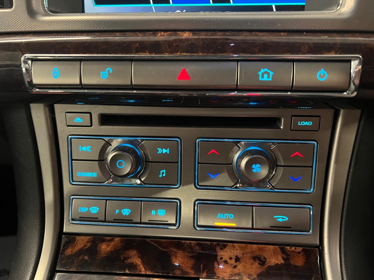 Used Jaguar XF 2011 for sale - 76337636: Photo 14