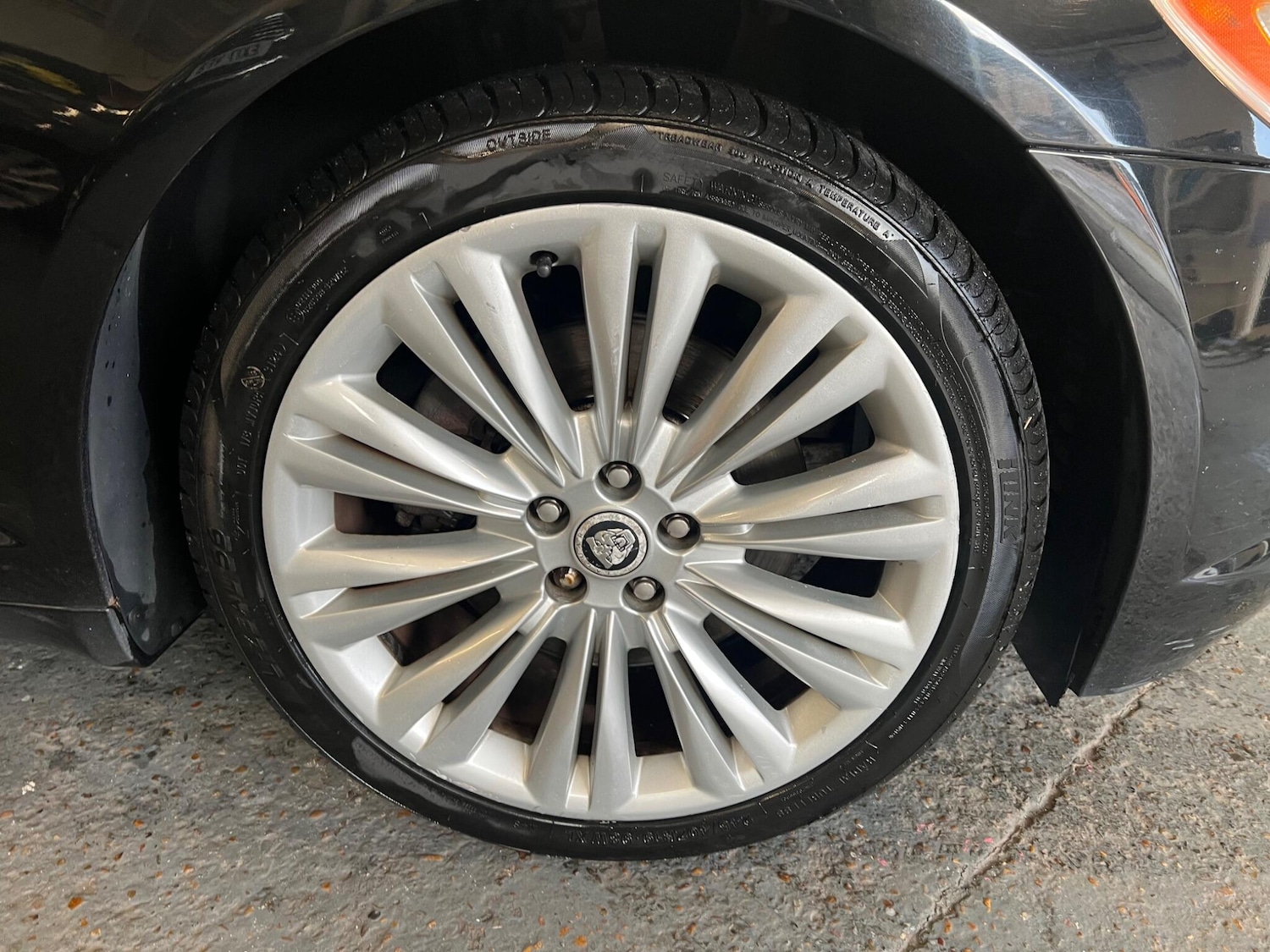 Used Jaguar XF 2011 for sale - 76337636: Photo 21