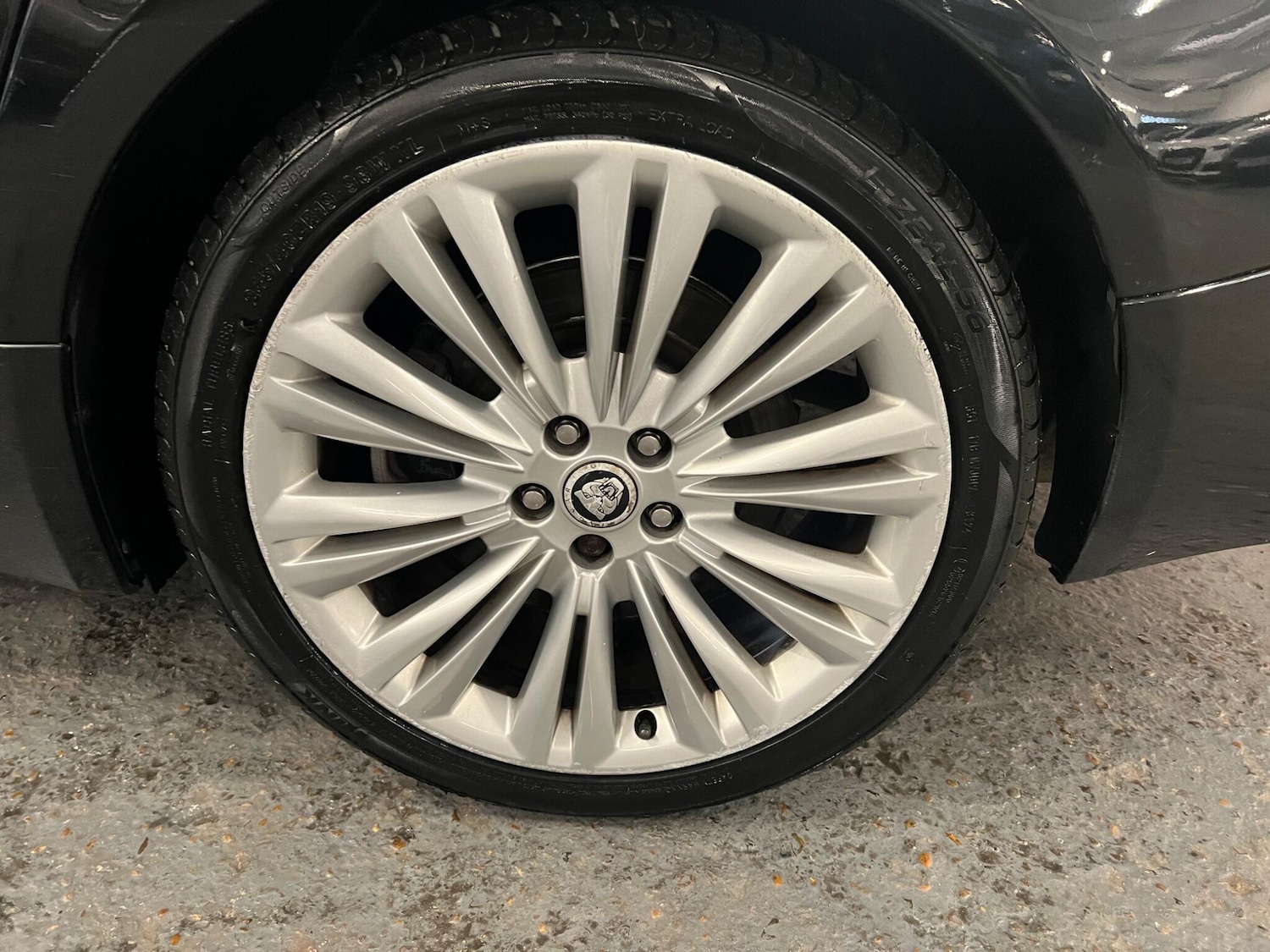 Used Jaguar XF 2011 for sale - 76337636: Photo 23