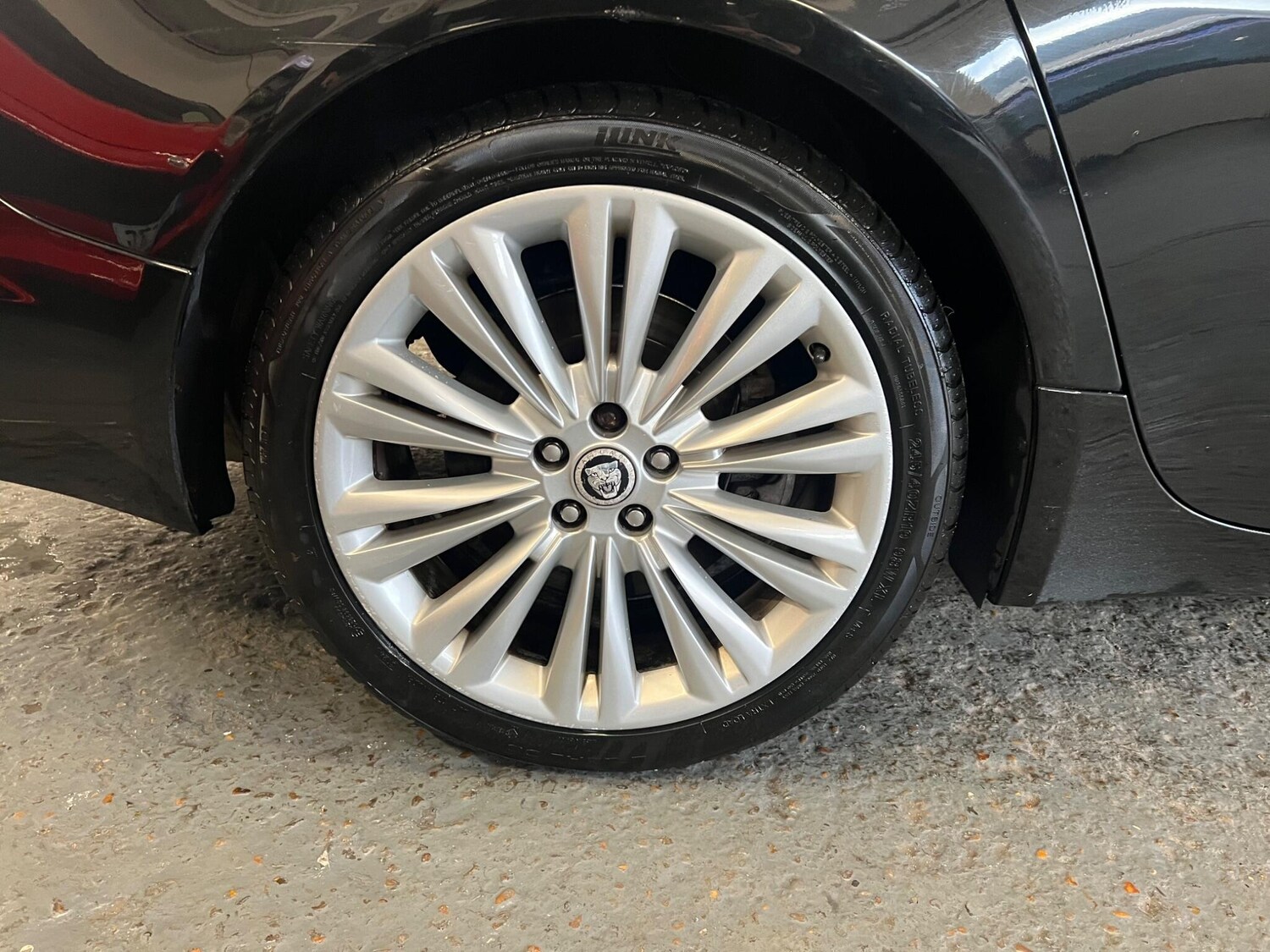 Used Jaguar XF 2011 for sale - 76337636: Photo 24